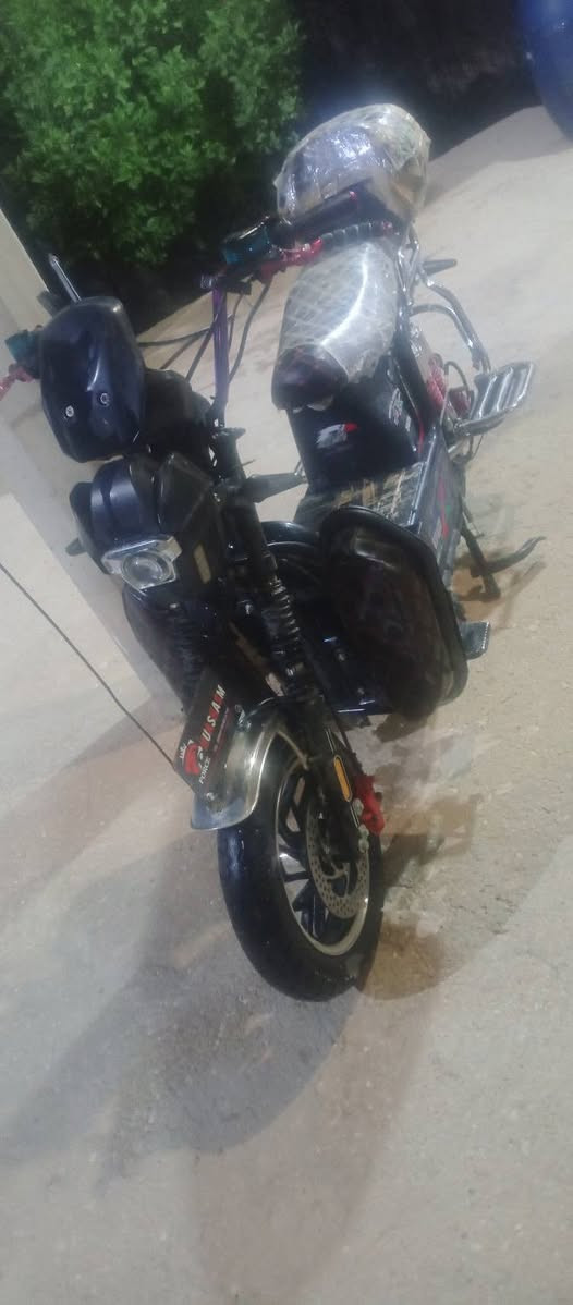 السلام عليكم موتور للبيع شحن بطاريات بعدهن جديده ست بطاريات موديل 25 ويرهم مراوس وسعر 500 وبي مجال


**إذا كنت صاحب هذا الإعلان وتريد حذفه لأي سبب، رجاءا أرسل رسالة إلى الدعم الفني**