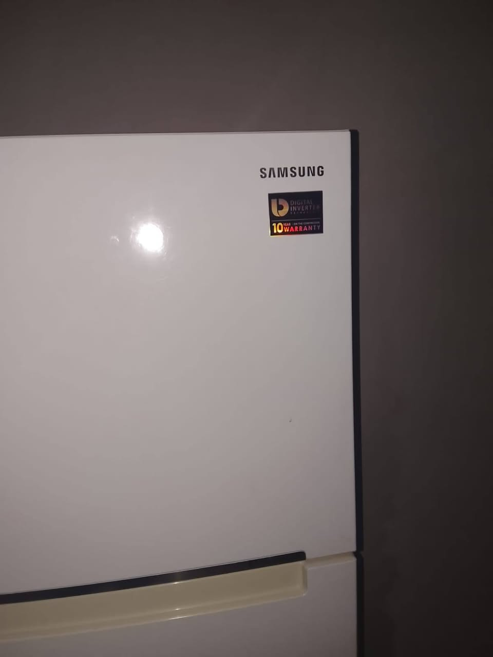 ثلاجة سامسونگ إنفيرتر أصلية للبيع
• نظيفة جدًا وشغلها ممتاز
• تبريد قوي وفصل طبيعي
• إنفيرتر موفرة للكهرباء وهادئة
• حجم مناسب للبيت
• خالية من الأعطال نظام شركة 
السعر  350 مناسب وقابل للتفاوض
للاستفسار مراسلة خاص 📩 كركوك, العراق


**إذا كنت صاحب هذا الإعلان وتريد حذفه لأي سبب، رجاءا أرسل رسالة إلى الدعم الفني**