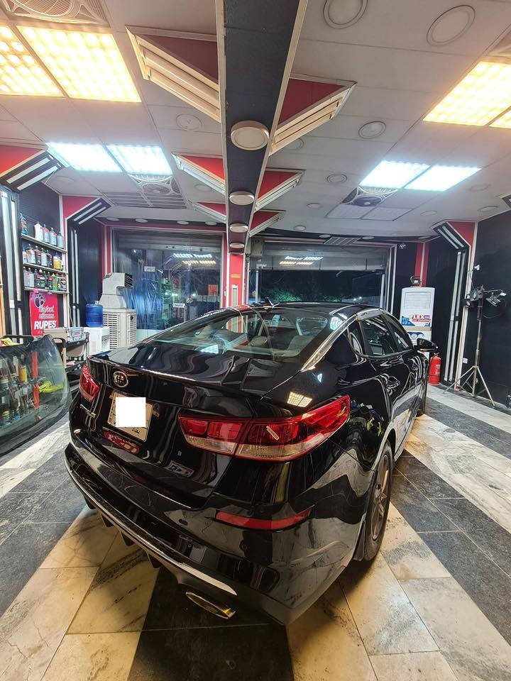 🚗 للبيع: كيا أوبتيما 2020 (KIA Optima FE) 🚗
المواصفات والتفاصيل:
• الموديل: 2020 (وارد أمريكي).
• المحرك: 2400 GDI (اقتصادي وقوي).
• الفئة: FE (Fuel Economy).
• المسافة المقطوعة: 40 ألف ميل فقط (ممشى حقيقي وقليل).
• اللون: [اللون اسود].
المميزات الداخلية والتقنية:
✅ شاشة كبيرة أصلية مع كاميرا خلفية دوارة.
✅ تحكم ستيرن كامل (فول) مع بلوتوث وحاكية.
✅ مثبت سرعة (كروز كنترول).
✅ 3 أنظمة قيادة: (ECO للاقتصاد، SPORT للسرعة، Normal للقيادة العادية).
الإضافات والإدامة:
🔹 منظومة زينون كاملة (عالي + ناصي).
🔹 إشارات بالمرايا الجانبية.
🔹 ويل 16 بلادي.
🔹 تخم تاير جديد + باتري جديد.
🔹 حدادية كاملة وإدامة دورية شاملة (السيارة جاهزة للاخير).
تفاصيل الحادث والضرر:
⚠️ الإيرباكات كلها سليمة (بدون إيرباك).
⚠️ الحادث: جاملغ السائق مع ربع البنيد، وصبغ تجميلي في الهلال الخلفي أثر طخة بسيطة
الوضوح القانوني:
📍 السيارة رقم بغداد ألماني (بأسمي التحويل مباشر).
💰 السعر المطلوب: 138 ورقة ($13,800) وقابل للتفاوض البسيط.
📞 للتواصل والاستفسار: [***********]
📍 مكان تواجد السيارة: بغداد - [الامين]
