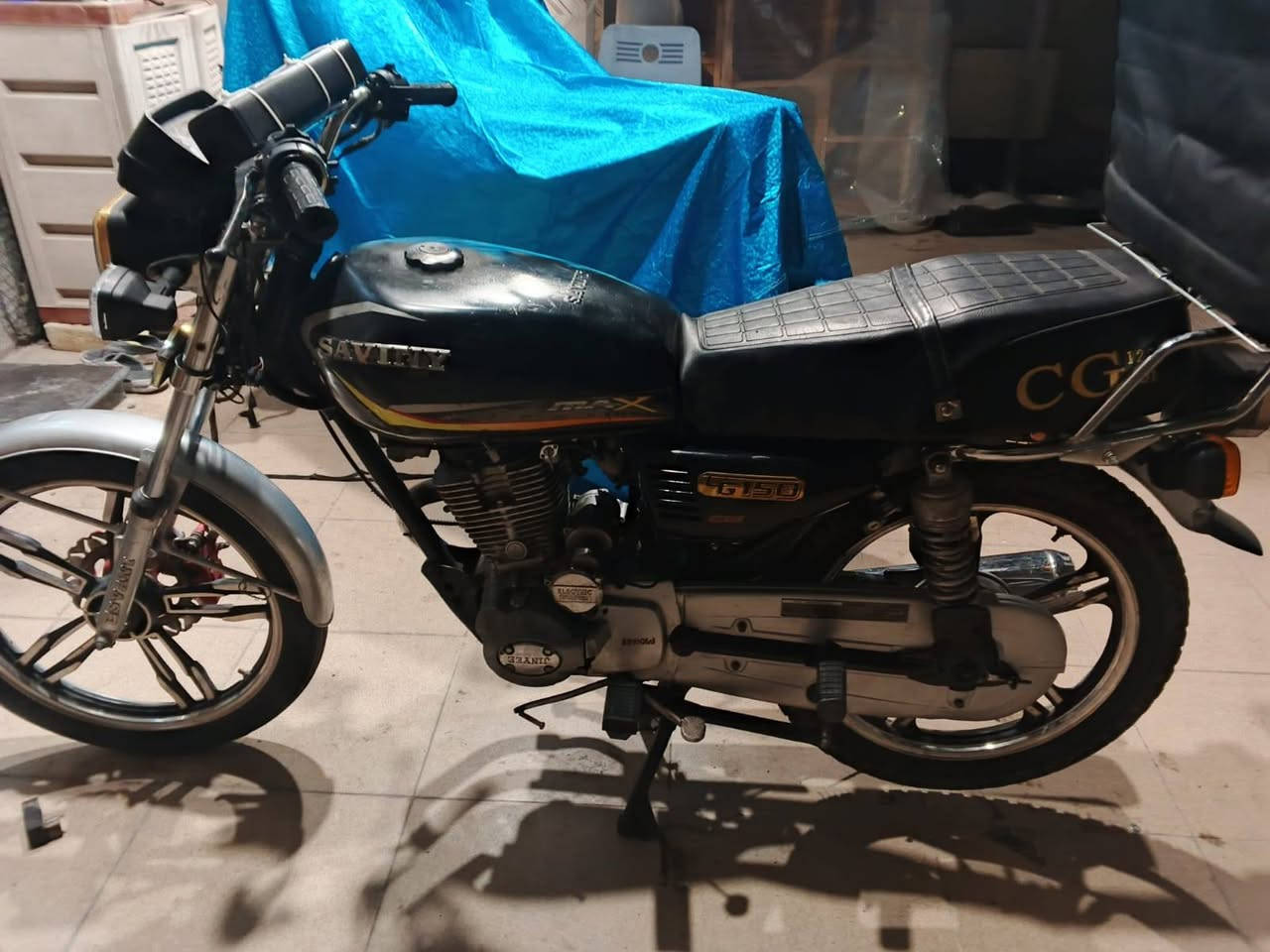 سلام عليكم عندي دراجه ايراني 5 كير سيفان مديل 2023 الدراجه خير من الله كهربائيات كله شغاله بيه ضفيره جديده بك لايت جديد اشاير جديده  باتري جديد  سيبايه جديده عقل جديد كابريتر جديد كفرات الصفاح جديده بانزات جديده عداد جديد سلف وهندر جدد  بيه دهن جديد صالنصه جديده ويلات جدد تايرات جدد نقصه فقط اشاره خلفي واحده وكعكه مال صالنصه السعر600 الف مكاني بغداد البنوك قرب مركز القدس  رقمي ***********
