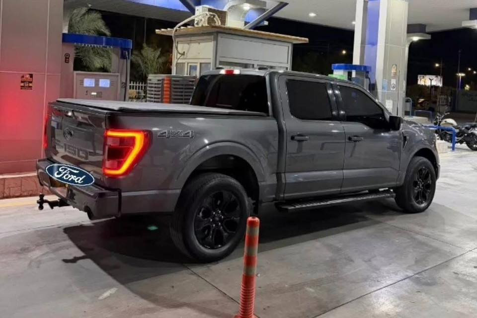 فۆرد F150 مۆدیل 2023 مواسەفات لاریت
تەنها 30 هەزار ڕۆشتووە 
مەکینە 2.7 توین تۆربۆ 
پانۆراما 
دەبڵ ئەکسل 
کوشن گەرم و سارد 
کوشن جلد 
ڕاداری پێش و پشتی 
وێنەی سۆنەرەکەیم داناوە 
هیچ مەسرەفێکی تێدانیە 
نموونە لە جوانی و پاکی 

گێر و مەکیەنەی بەشەرت 
هیچ کێشەیەکی تێدا نییە 

ژمارەی خاوەنەکەی 
***********
