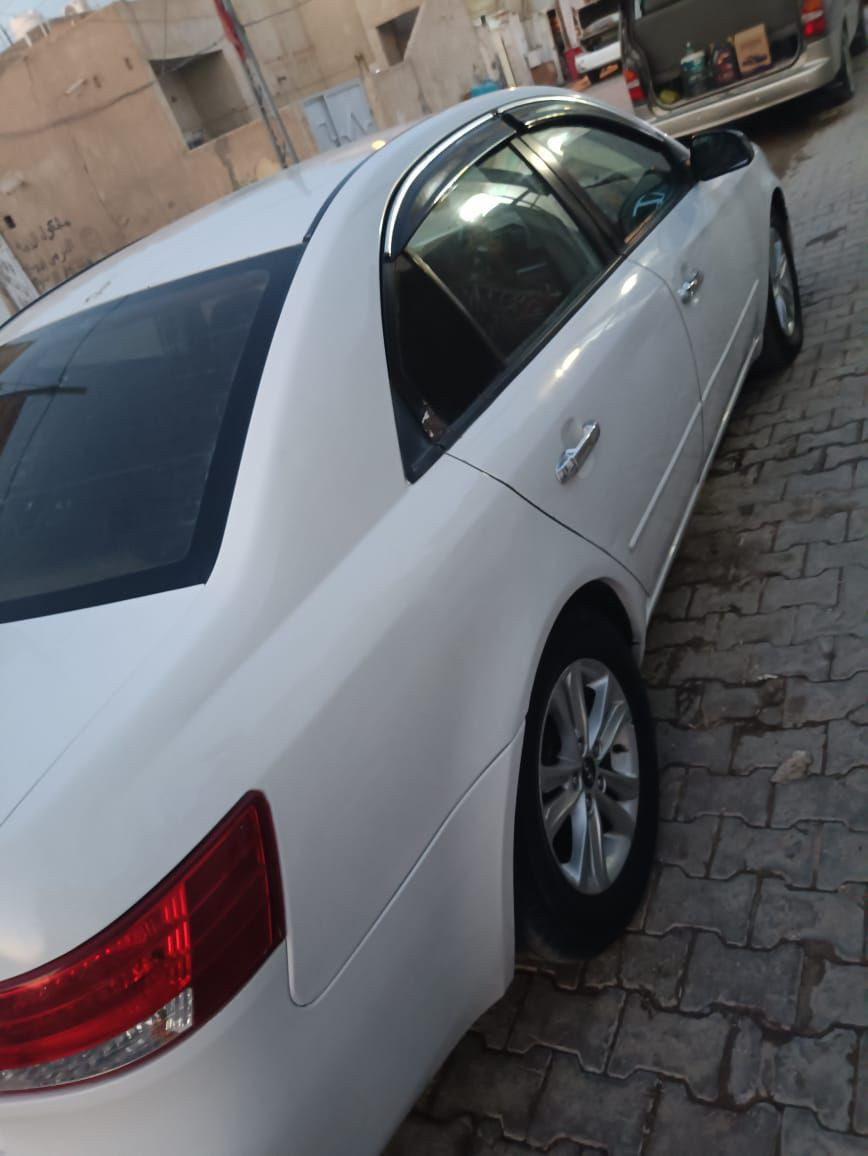 السلام عليكم للبيع او المراوس سوناته موديل 2007 محدثه 2011 محرك 2400 گير حداديه تبريد تخم تاير مصبوغه حزام السعر 90 وبيه مجال المكان كوفه للاتصال *********** بيه واتساب
