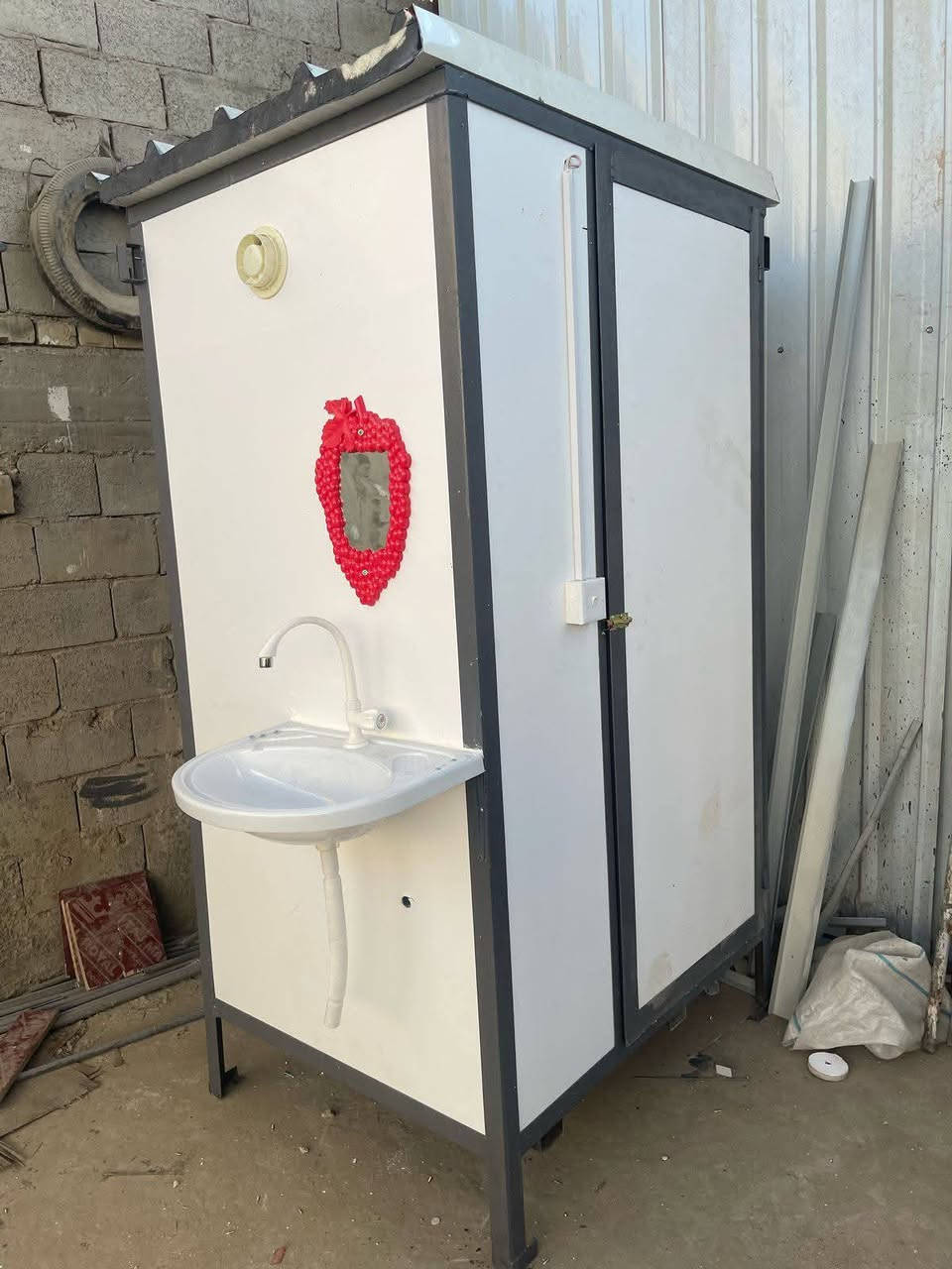 حمام تواليت مشترك
120×100
بي في سي بنل 
السعر 350 الف 
***********
العنوان بغداد العبيدي 
يتوفر توصيل لجميع محافضات العراق
