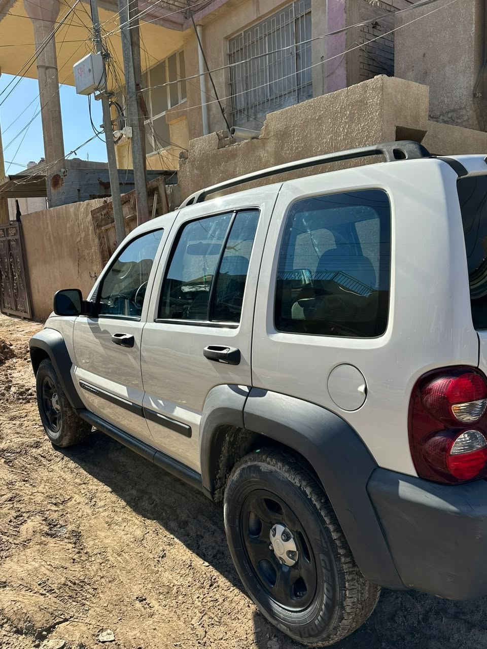 جيب لبرتي 2007 ماشية 135 سيارة على وضع  الشركة صدر امامي خلفي  جديد غرفة نضافة ١٠٠/٩٥ تخم تاير جديد تبريد خير من الله 
رقم بغداد بسمي 
منظومة زنون حادث جاملغ  خلفي بدون دواخل 
مكاني بابل 
***********
السعر 96 بيها مجال للطيبين

