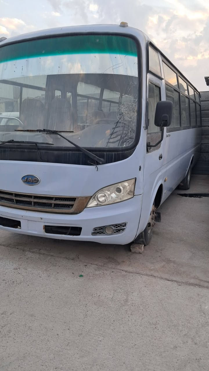 السلام عليكم كوستر جاك صيني ٢٠١٣ مزاد وزاره الداخليه ترقيم مجاني عل الدوله ٣٠راكب كاز  اخوان اني عارض بسعر مناسب لئن  اكو ملاحظات بالسياره مثلا" جامه أماميه مكسوره السوبر يدادله تصليح تبريد ماتشتغل كير ومحرك خير من الله عنواني بغداد سعر ٦٩ وبي مجال هاتف***********
