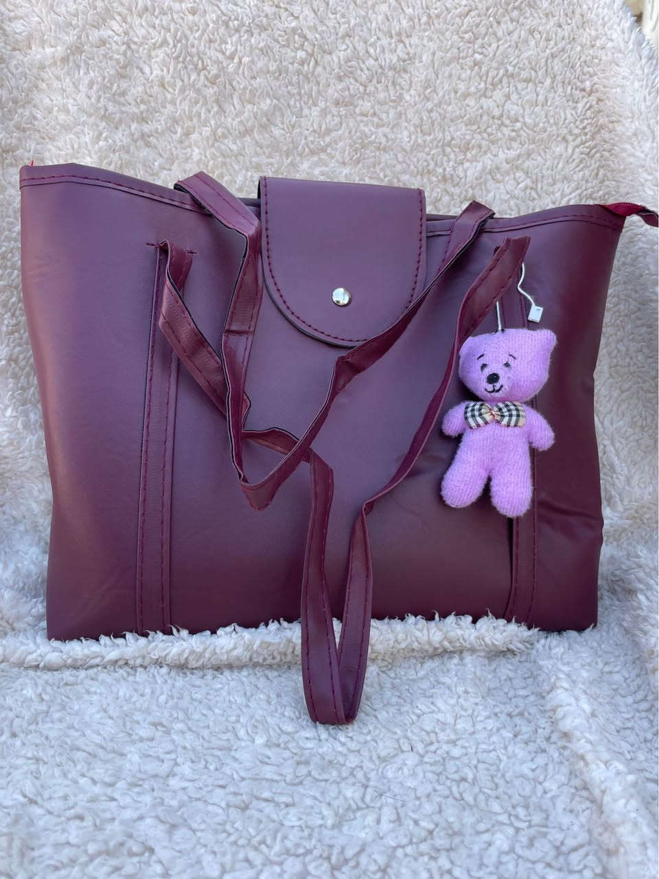 سعر فقط 6 آلاف 🔥🔥
جنطة جلد خامة مرتبة وأنيقة ✨

ستايلها راقي وتناسب كل الطلعات 👌
خفيفة وعمليّة وتتحمل الاستخدام اليومي 💼🤎
شكلها يخبل وتضيف لمسة فخامة لأي لبس

التوصيل 3 آلاف لكل المحافظات 🚚
للطلب والاستفسار 📞 ***********

العدد محدود يابنات لا تفوتكم �
