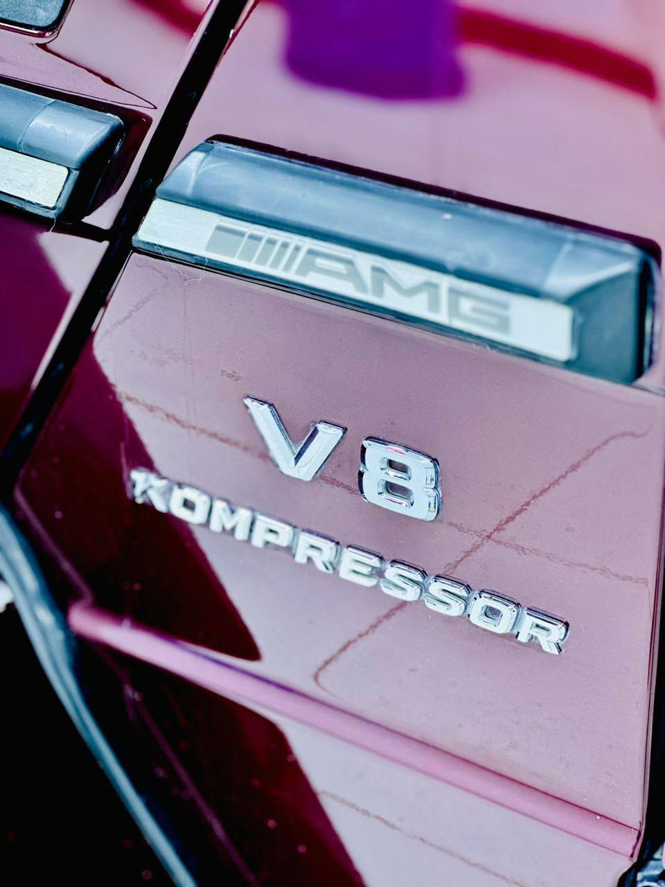 للبيع  
جي كلاس 2012 خليجي طراز 
 G Wagon 55 AMG   
اصل وليس تحديث 
السياره خليجيه  ضمان دولي 
وكالة مرسيدس الاردن (وكالة  توفيق الغرغور) 
عليها طلب خاص (لون السياره الخارج ولون الجلد الداخلي )  الوحيده بالعراق بهذا اللون  
بهذا الموديل 
السياره بدون صبغ بدون تبديل بدون ضرر ماعدا بارد قليل بنهاية الجاملغ الأمامي  مشتغلي  بارد BDR

ماشيه ١٤٤ الف كيلو متر حقيقي  داخل جلد كشنات (دزاينو  اصل ) مساج شاشات خلفيه سقف كنتاره محرك ٨ سلندر  سوبر  چارج سعة 5000cc 
مواصفات G55 AMG معروفة وهي اعلى فئة بموديلها  ماكو داعي لذكر المواصفات 

السياره  بلادية مامحدثه او مغير اي شيء بالحديد فقط محدث بيها لايتات وبك لايت وشباك وويل كب  فقط وكوله مال 2023 اصلي

السيارة وضع الوكالة
لمزيد من التفاصيل واتساب 
***********
