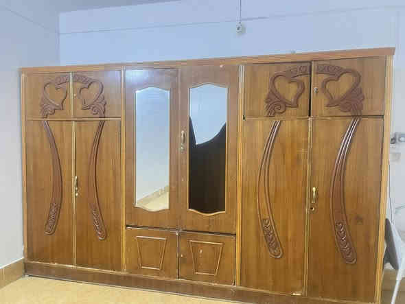 غرفة نوم مستخدمه +كنتور طابقين السعر 250وبيهن مجال للاستفسار الاتصال على.           

***********
مكاني نجف
