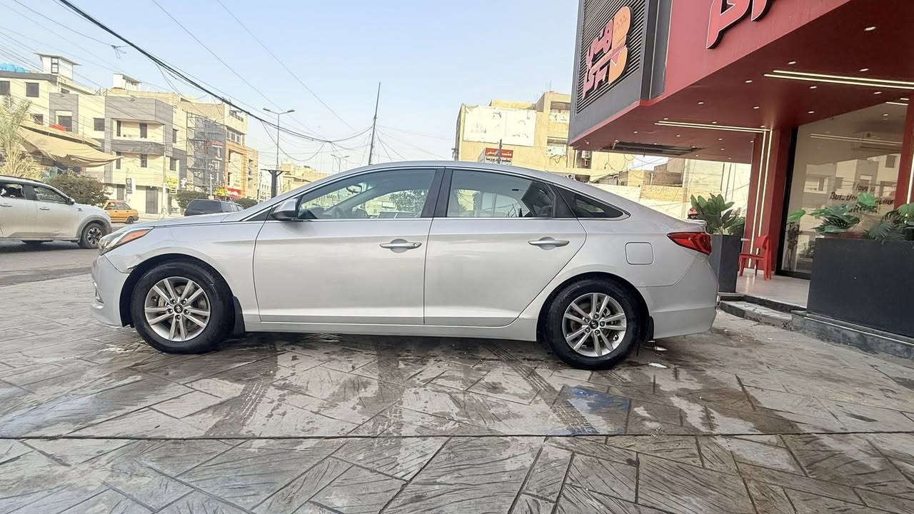 السلام عليكم سوناتا 2017 السعر 133
سياره جديده محرك وكير شرط مامفتوح ضررها بابين جهه السايق شاشه كبيره تخم تاير سياره جاهزه مكان السيارة بغداد الكرج ***********
