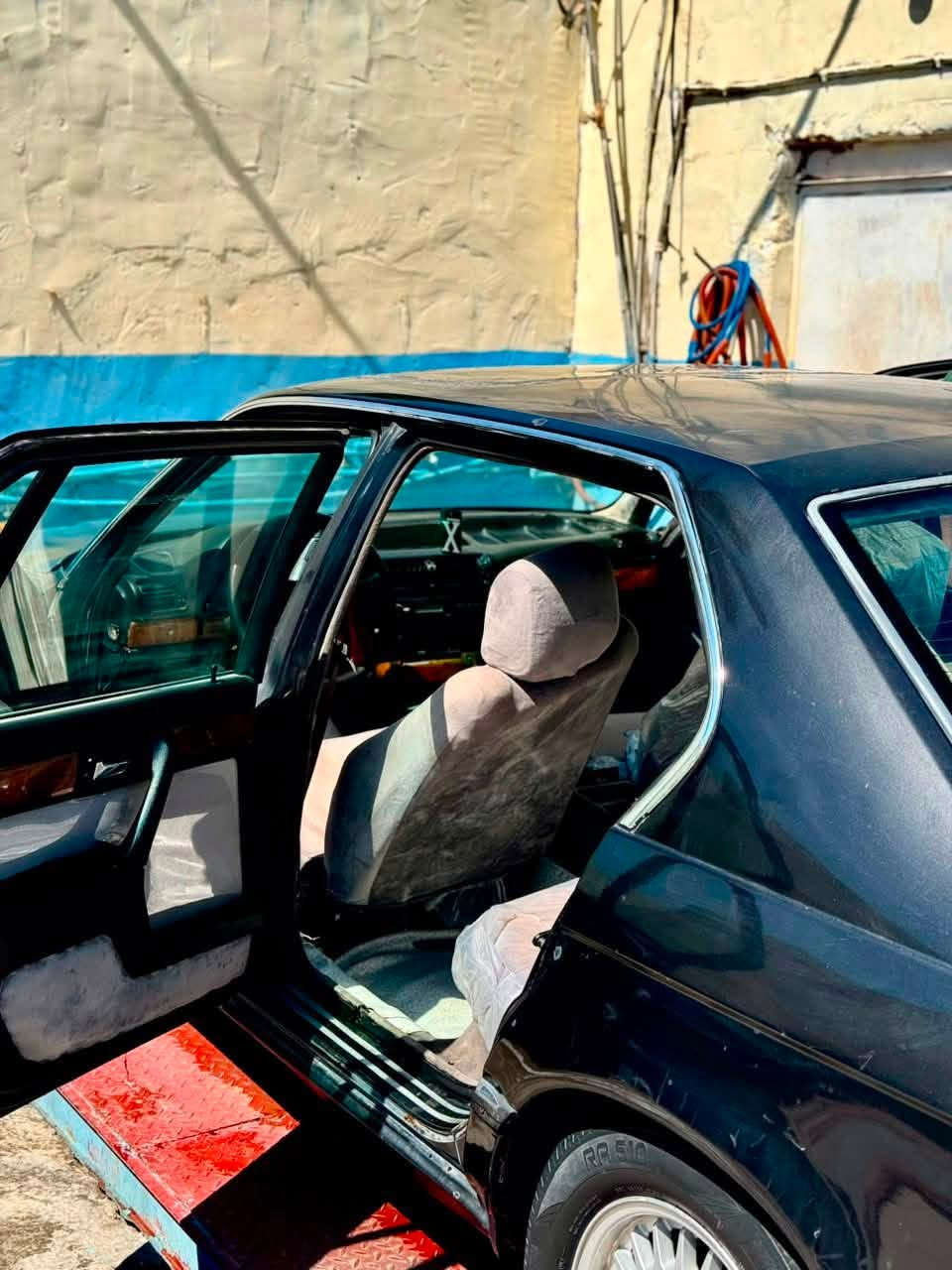 السلام عليكم
BMW735 

مكينه وكير شرط سنويه مشروع وطني باسمي تحويل ثاني يوم حداديه الاماميه جيده 
الحداديه الخلفيه تعبانه 
كهربائيات شغاله كشنات كهرباء 
تبريد مايشتغل 
راديتر جديد مال كصه مروحه جديده بلكات جديده ايرفلو جديد باور ستيرن جديد واتر بم بلكارتون ولف حماوه بلكارتون 
سعر ٤٢وبيه مجال حك الجيه 
وعوزه شغلات بسيطه من تجي شوفهن

العنوان ميسان العماره المجر الكبير ***********
