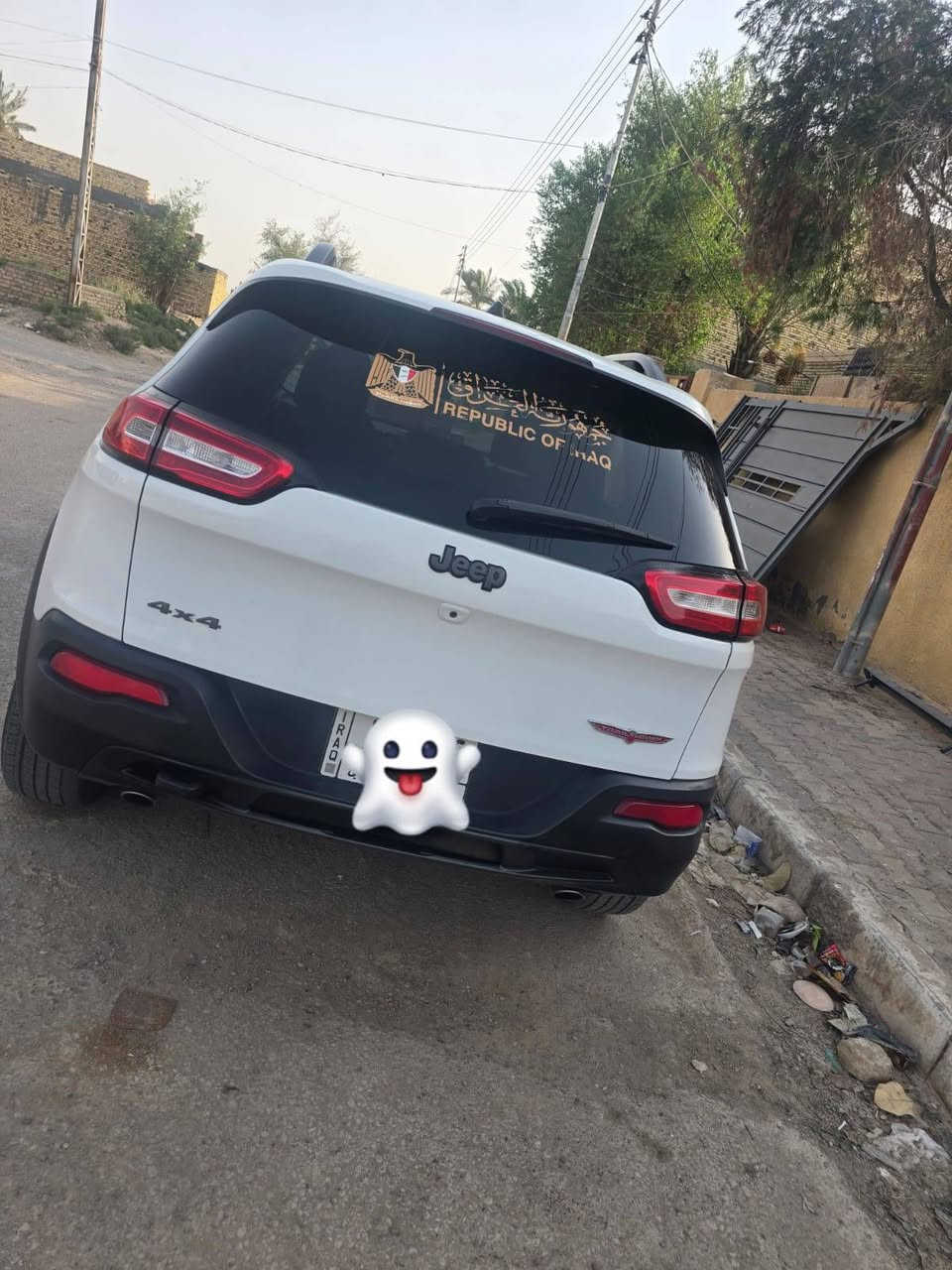 جيب بزون ترايل هوك 
لون ابيض 
موديل 2017 
6سلندر فور ويل ملغي
كير ومكينه كفاله عامه خير من الله 
تبديل باب وجاملق امامي جهه السايق إثر حادث بأمريكا حادث بالعراق باب الي بصف السايق تعمير فقط 
الباقي كله كفاله 
تخم تاير 
تبريد وتدفئه خير من الله 
فول مواصفات بانوراما مزدوجه على طول القمارة
السياره معوقين 
السعر 135 وبيها مجال حك الجية
الاستفسار ***********
