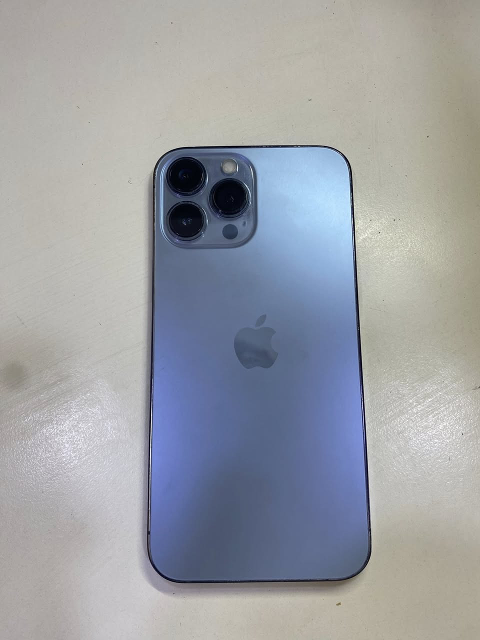 13 برو ماكس
٢٥٦ بطارية 100 مرفوعة مستبدل شاشه وكاميرا خلفية سعر 435 حله مركز المحافظة 
للتواصل واتساب ***********
