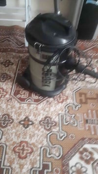 مكنسة كهربائية • نظيفة