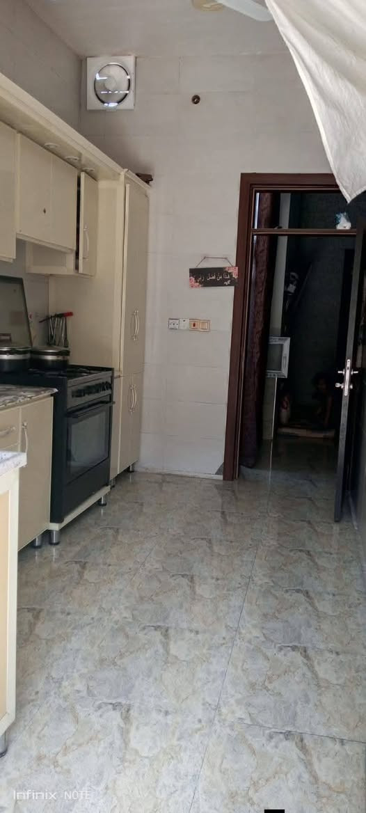🏡للبيع مشتمل طابقين  والثالث  بيتونه مخزن
💎مسحوب على المصرف الاسكان 

💎حي الشهداء قرب مدرسة الاعضميه منطقة 17الف 
💎المساحه 125متر 
👈🔷الطابق الارضي 🔷 
✅غرفه واحده 
✅صاله مطبخ واستقبال 
✅وصحيات ومنور كراج 
👈🔷الطابق الثاني 💎
✅غرفتين نوم 
✅صاله صحيات 
👈🔷الطابق الثالث 🔷
🏡بيتونه ومخزن يعتبر غرفه 3*5

🏡👈مسحوب على المصرف الاسكان 
💸مقدمه 80مليون 
✅المبلغ المتبقي💸 35مليون على المصرف الاسكان 
✅بالشهر تنطي💸 210الف 
@للاستفسار الاتصال على الرقم واتساب ***********
