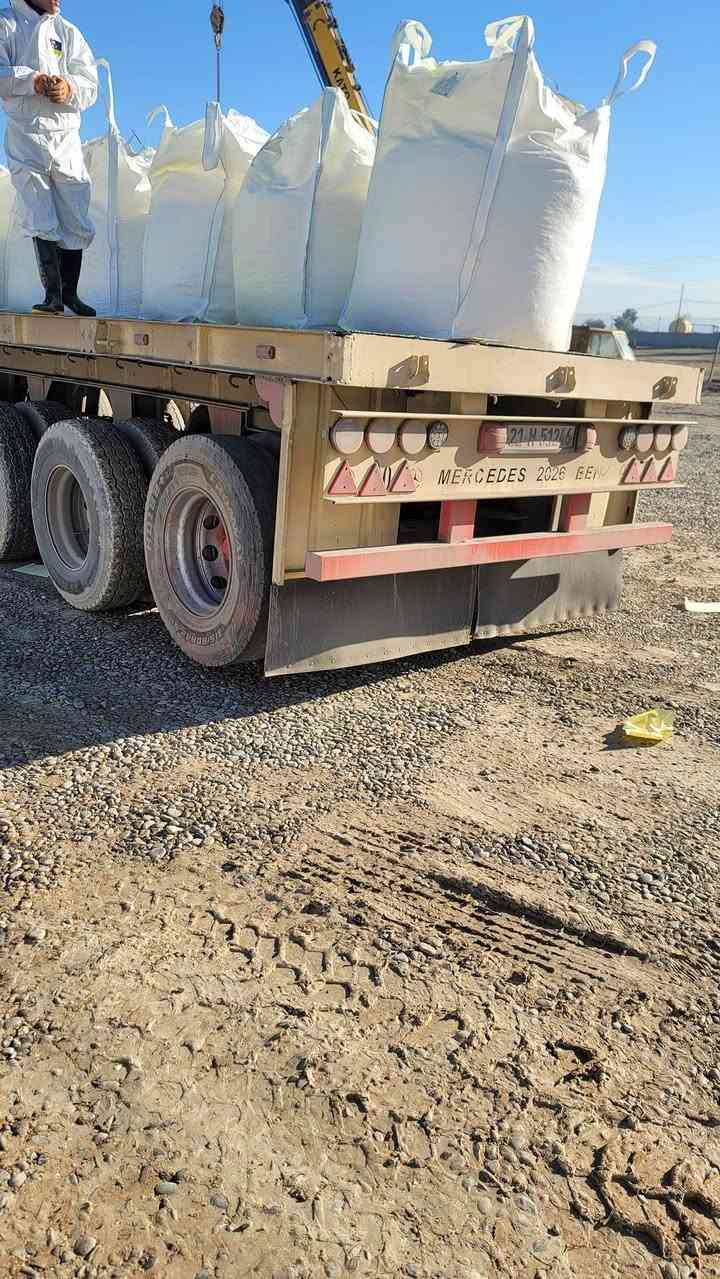 للبيع حدادي.  سعر. 100$ وبيها مجال  تخم تاير ٤ و ٥ نص عمر  طول 13 شريط صيني دنكيل ١٤ مربع 5 محاور شاصي الماني كهرباء هواء بريك صبغ كل جديد ***********
