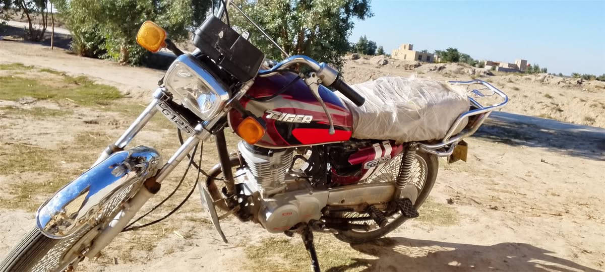 السلام عليكم دراجه تايجر نظيفه كهربائيه شغاله موديل 21 اوراق ***********
