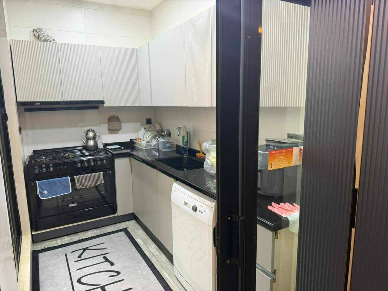 هه ولیڕ 7متڕ نیوداواى١٦وه ره قه ده كه ين سه لاجه وغه ساله ى قاپ وطه باغ ومره شه حى له گه له
***********واتساب
