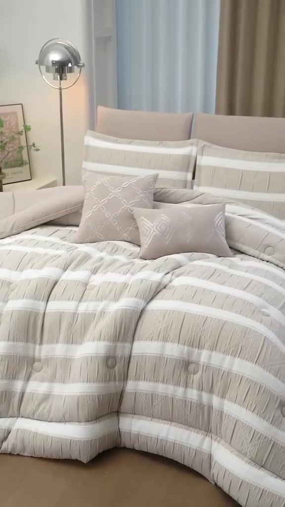 ✨ Eleganza الفاخر ✨

🛏️ لحاف راقي بتصميم أنيق ولون هادئ يضيف لمسة فخامة لغرفة النوم.

✅ خامة ناعمة ومريحة
✅ جودة عالية
✅ طقم متكامل (8 قطع)
✅ مناسب للاستخدام اليومي وللعرسان

�
متوفر خدمة توصيل 💯


**إذا كنت صاحب هذا الإعلان وتريد حذفه لأي سبب، رجاءا أرسل رسالة إلى الدعم الفني**