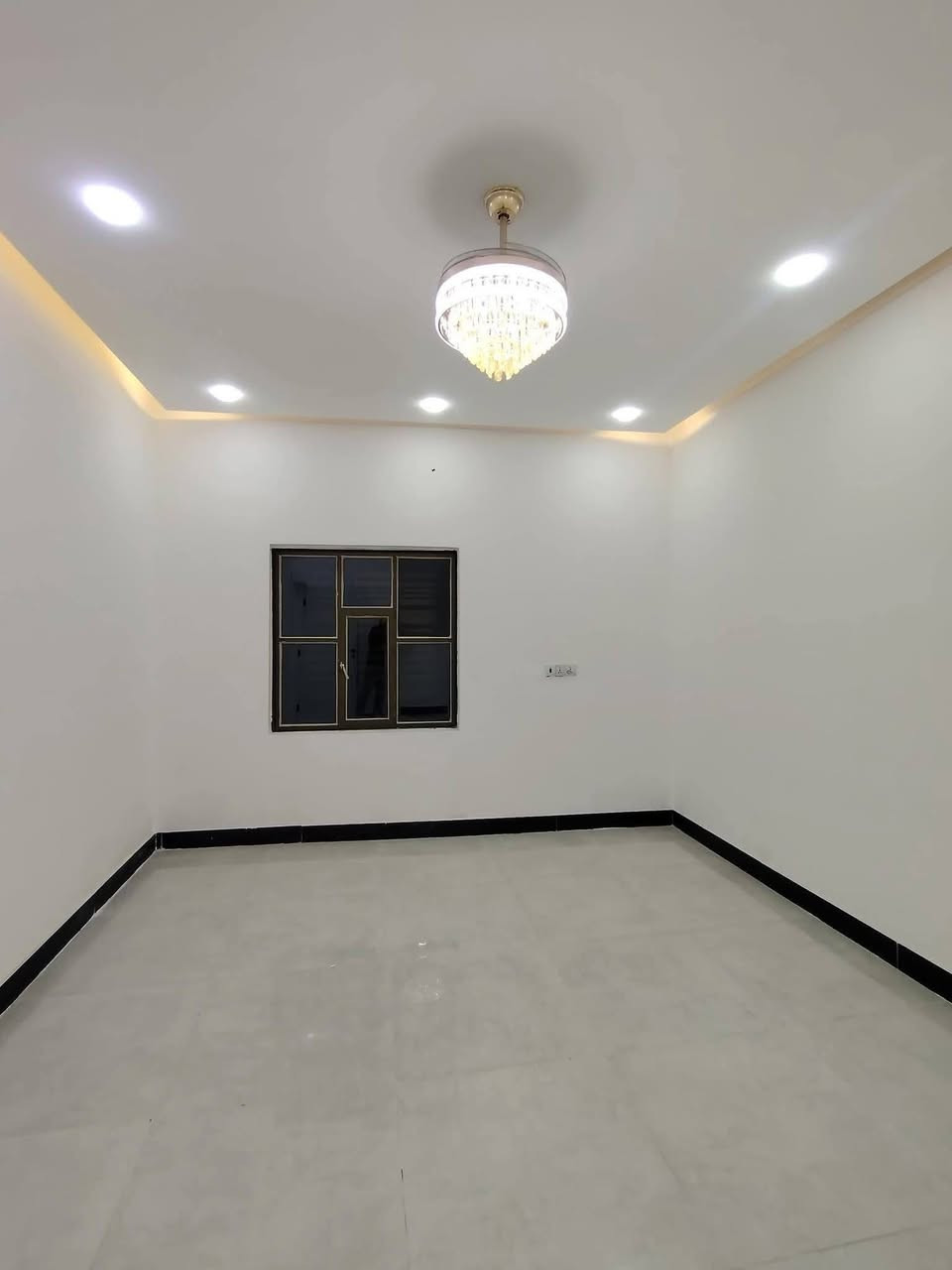 ياالله كمل بيت أحلامك ٦ قرف منام
يتوفر دار سكن طابو صرف #عرصه تحويل بأسم المشتري

موقع متميز ورهيب جداً

امام الدار خدمات عامه 

يتكون الطابق لأول من #ثلاث قرف منام

ودوانيه وصاله كلش واسعه ومطبخ وصحيات داخليه وخارجيه وكراج 

الطابق الثاني #ثلاث غرف منام وصاله وصحيات غمريه للصطح

ماناقصه اي شي #العنوان البصره ابي الخصيب السبيليات الغربيه

شقل درجه اوله امانه 
طبعن البيت جاهز من جميع ملحقاته 
#المساحه ٢٥٠ متر

#السعر 250  مليون قابل للتفاوض 

#للستفسار اكثر اتصال
***********

نستقبل جميع العروض العقاريه
