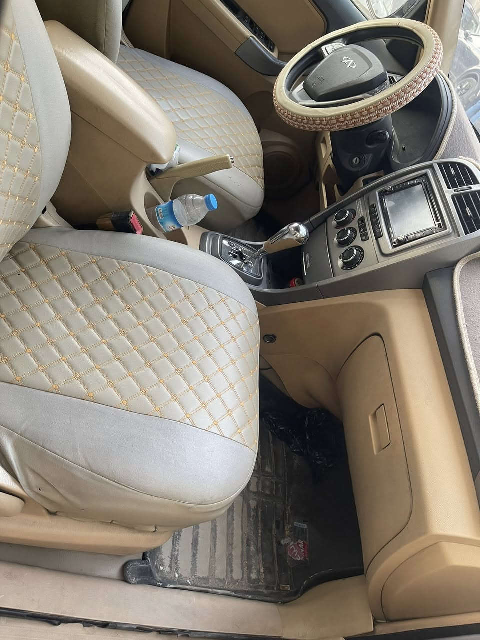 السلام عليكم تيكو موديل 2012للبيع كير محرك كهربائيات جديده تدفئه تبريد شغال تخم تاير باتري جديد رقم بغداد اني موظفه  باسمي السياره تحويل مباشر ماشيه 62 سعرها 62وبيها مجال للشراي سويجاتها مال شركه 2وياها مكانه بغداد حي اور موبايل ***********
