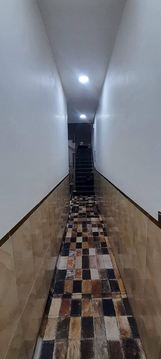 سلام عليكم عندي بيت للبيع سكينه مساحه 100
طابق ونص حديث  قرب مخبز الساعدي 
واجهة 5 نزال 20
مقاطعه 9/2
اقرار 25
اذا اكو  مراوس مشتمل طابو  60 متر او50 متر 
استفسار ***********
