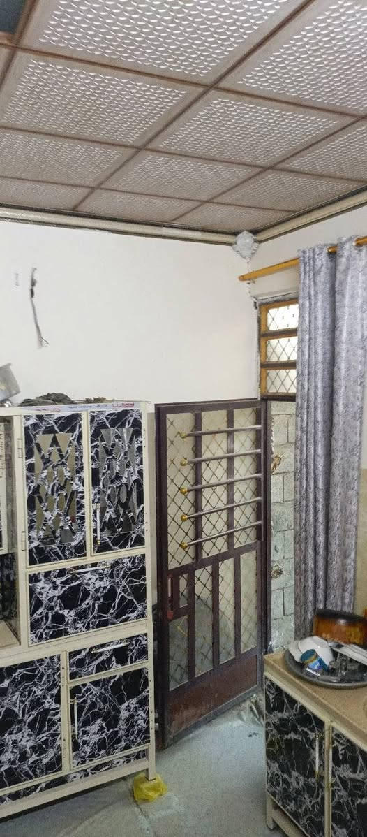 بيت للبيع تجاوز شارع تبليط  مساحه 140غرفتين وصالة. ومطبخ وستقبال  المكان  جسر ديالى الرياض بشارع علوه الصدرين  ***********
