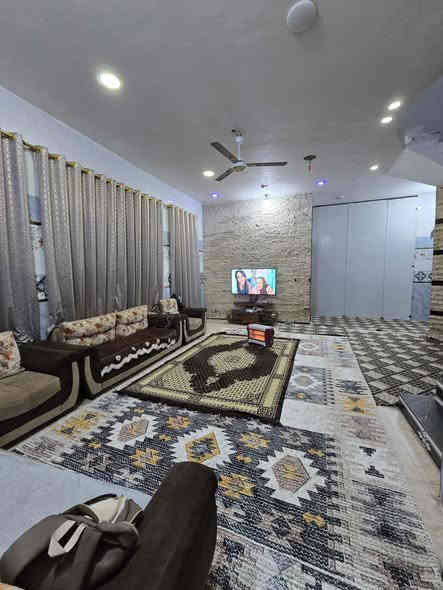 🔴 اعلان رقم 136
مطلوب 99 مليون
#بيت_حي_الجامعه_بناء_حديث -خدمات كامله_ المساحه320م مربع ركن شارع 12-قرب الملعب
الوجه 20
النزال 16
🛑 ط1 
 ،صاله ،استقبال ،مطبخ، غرفتين نوم؛ مجموعه عدد 2 

السعر : علق (تم)
مطلوب 99 مليون التسديد سنوي 
السداد السنوي 5200
#ملاحظه_حالياً_مأجر_500_الف

🍁🍁🍁🍁🍁🍁🍁🍁🍁🍁
للاستفسار او الاتصال على الأرقام التالية
 
المكتب 📞 📞 ***********
🍁🍁🍁🍁🍁🍁🍁🍁🍁🍁
عنوان مكتبنا : 🏦#الفلاحية_قرب_صيدلية_كربلاء
