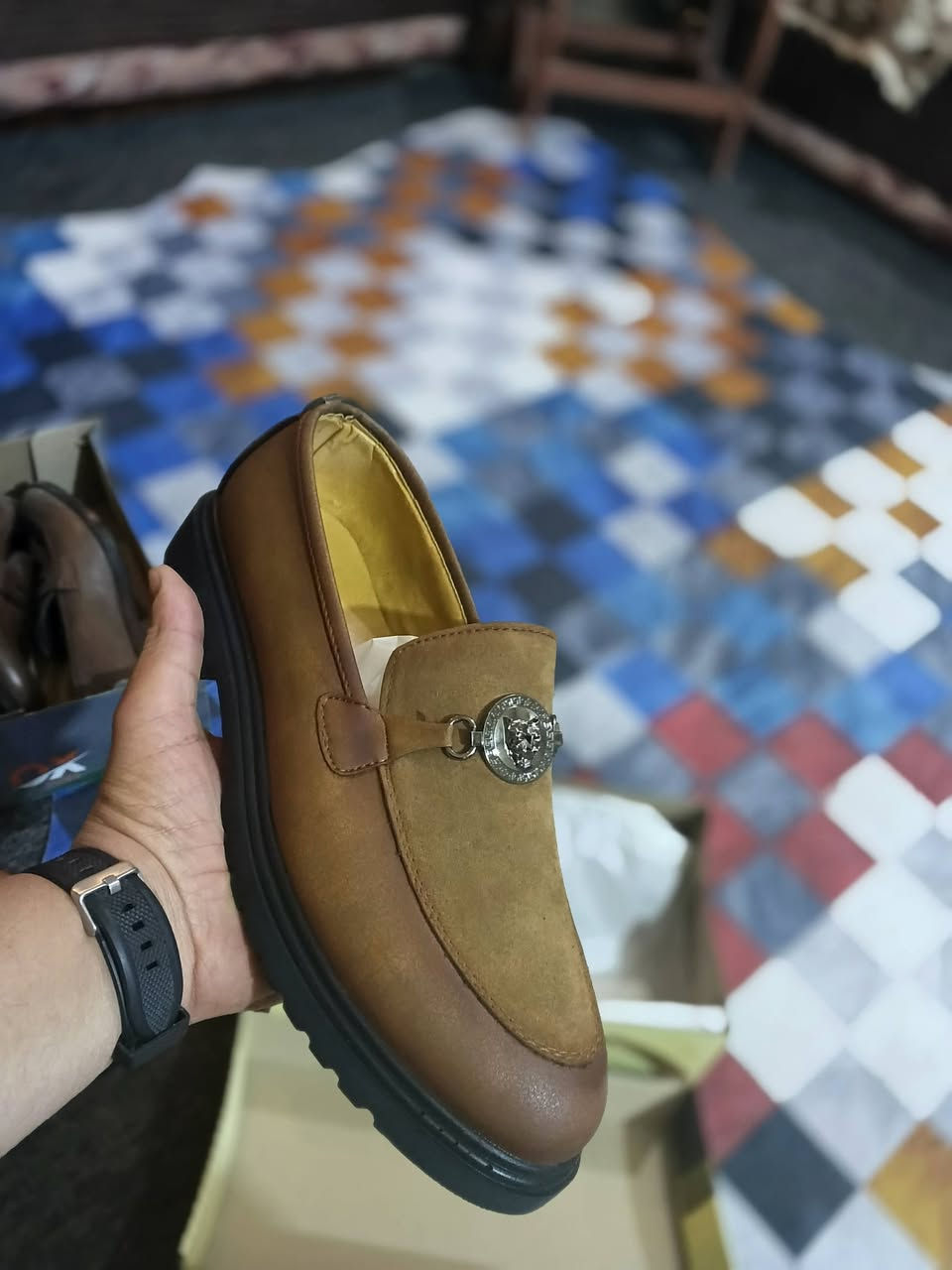 شلعه احذيه رجالي
130  قطعه 
عنوان بغداد 
واتساب 📞 
***********
