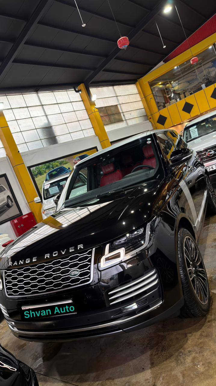 رانج روفر Vogue V8 Supercharged  2019
الممشى: 50,000 ميل
المحرك: V8 سوبر تشارج
الحالة:
مكفولة كفالة عامة من الدعامية إلى الدعامية
بدون بارد / بدون شخوط / بدون رصعات
نظافة 100% سيرفس كامل
السيارة جاهزة بدون أي صرف
4 إطارات جديدة
المواصفات:

🟪 السعر  :: الطلب في التعليقات ويوصلك مباشرة ✍️ 📩

أبواب شفط
رادار 360 + رادار أمامي
تحديد مسار + نقطة عمياء
مقاعد أمامية وخلفية تدفئة وتبريد
مقاعد أمامية مساج
ستيرن هيتَر + كهرباء
إضاءة محيطية داخلية متعددة الألوان
وضعيات قيادة رياضية
جكات (تعليق هوائي)
صندوق كهربائي
ثلاجة
بانوراما
مرايا شفط أوتو
شاشة تدعم Apple CarPlay
تحكم ستيرن لمس
ميموري للمقاعد
مقاعد كهربائية جلد
دات شو (شاشة عدادات)
كاميرات 360
تشغيل عن بعد
لايت زينون + LED
الوضع العام:
فول مواصفات 1/1
السيارة بحالة وكالة ومستخدمة استخدام بيت
التحويل:
تحويل مباشر بنفس اليوم
📍 المكان: السليمانية – معرض شڤان

 للاستفسار:
***********
***********
