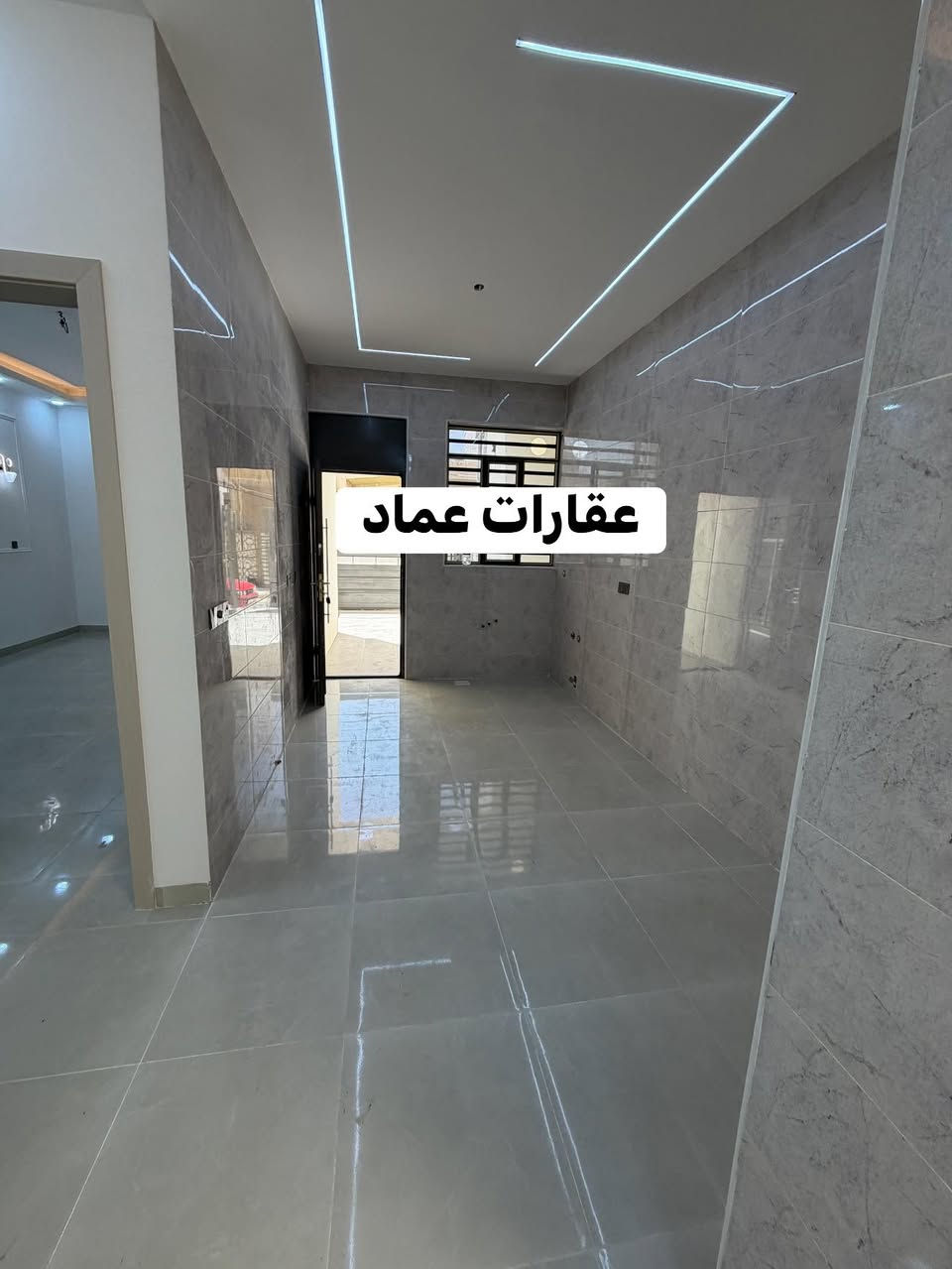 مشتمل للبيع مساحه 140م قاطين 4 غرف. زيروو. حي الخضراء قرب مدرسه دبي. شارع 10 فارغ جاهز للسكن للاستفسار

***********
