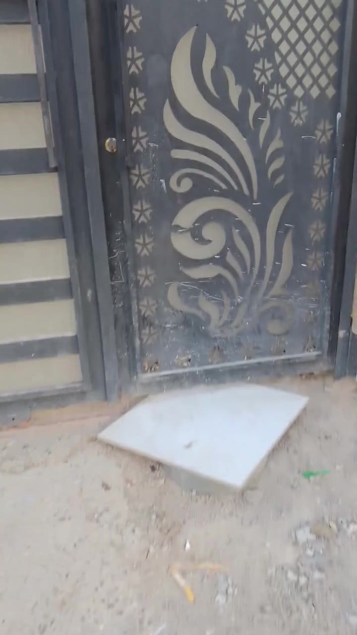 سلام عليكم بيت 120متر بيت مدخلين 3غرف نوم حولي جبير زاد استقبال جبيره بي اربع حمامات كراج وسعله سياره واجه مرمر ثاني قطعه عن الخدمي المطار البيت جديد نقص فقط ارضيه موقع بيت مميز وهادى الرقم *********** بي واتساب للتواصل مكان البيت حي الحسين قرب جسر العامريه
