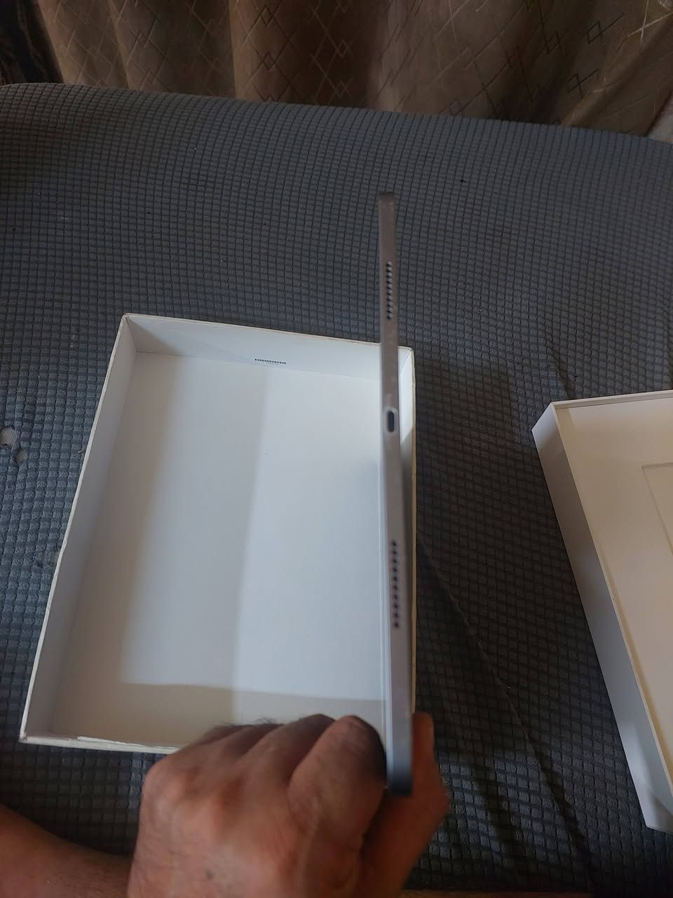 سلام عليكم ايباد برو ١٢ فاصله ٩ ١٤٤ فريم ذاكره ٢٥٦ الجهاز شخط مابي نضيف السعر ٨٥٠ بي مجال بصيط كامل ملحقاته العنوان بغداد الشعب ***********
