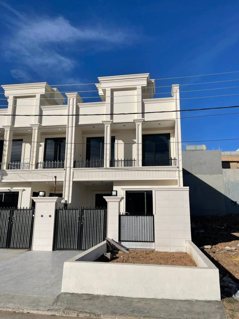 بيت للبيع في اربيل 
طابقين 4 غرف نوم 
مساحه 125مترطابوو
بيت مباشر على سايدين 40م
,,,,,,,,,,,,,,,,,,,,,,,,,,,,,,,,
*********** 
***********
*********** أربيل, العراق
