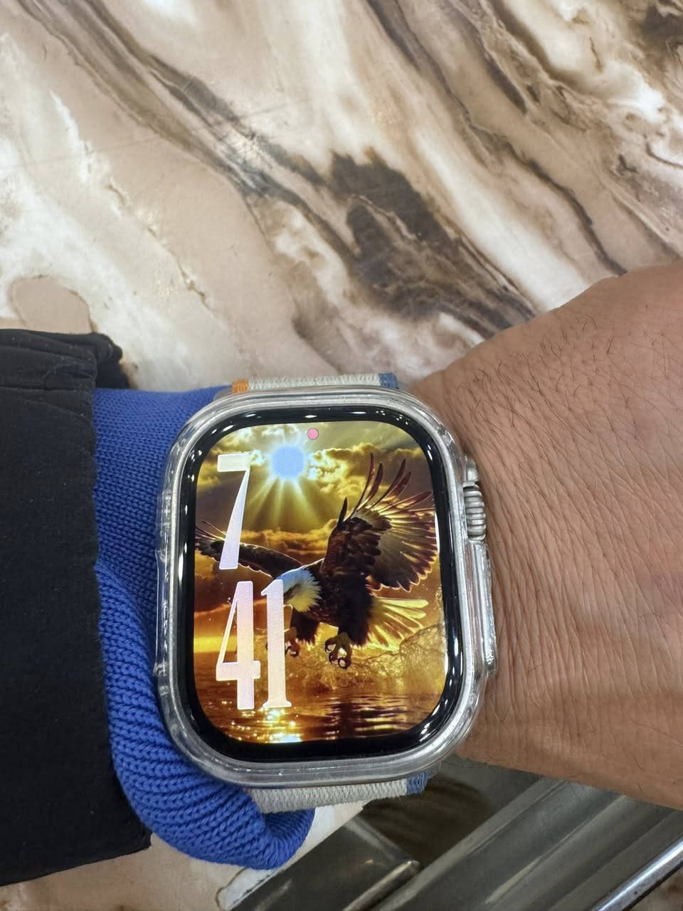 سلام عليكم عندي ساعة ابل التر الجيل الثاني للبيع 600 الف المكان الشعب بغداد هذا رقمي *********** بي واتساب
