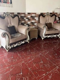 تخم ملكي • كنبة • نظيف