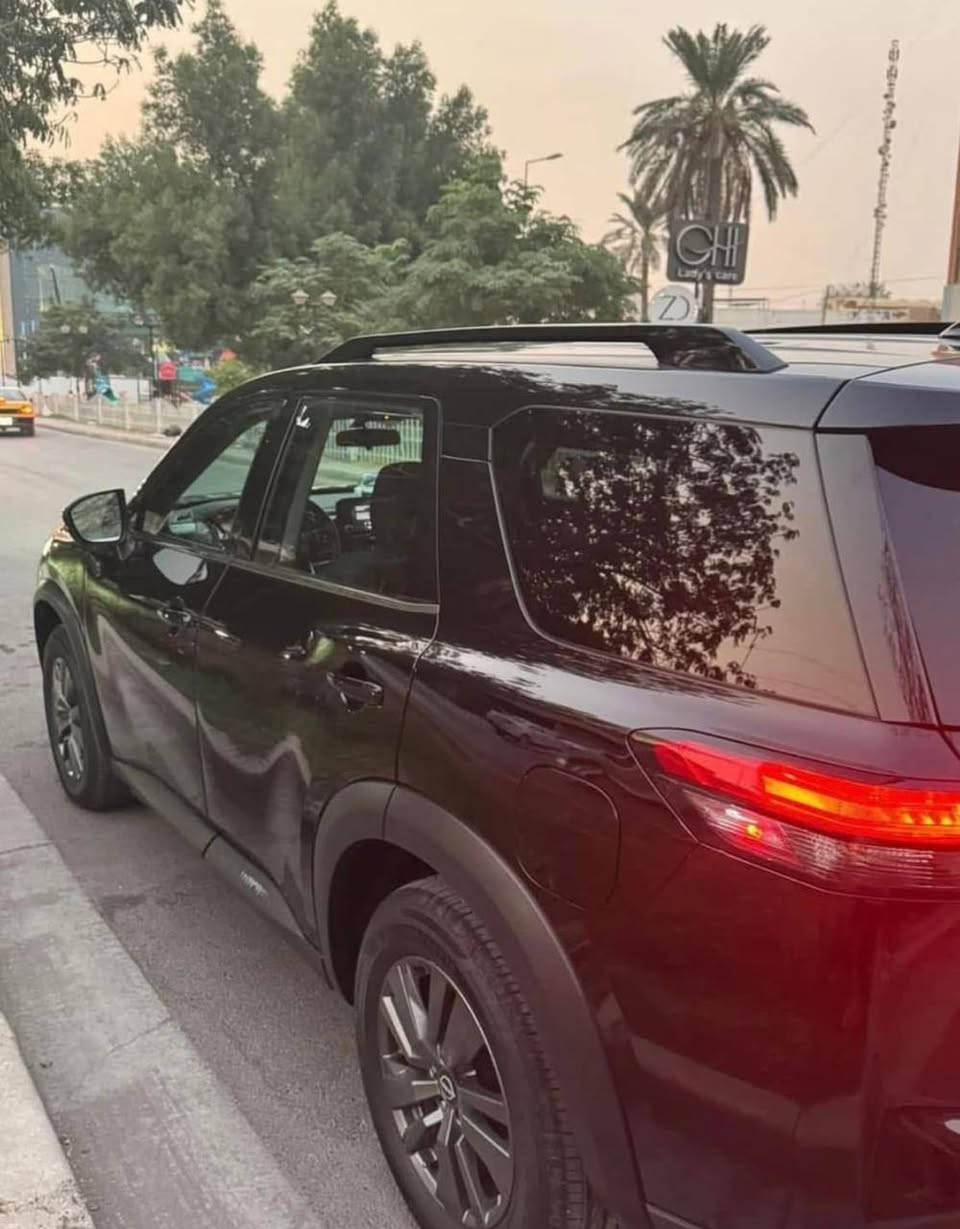 السلام عليكم
بافندر 2022 فئهSVماشيه 110الف بنرامه كير طياره منضومات قياده تثبيت تسارعي رادار أمامي خلفي مقاعد تدفئه تبريد 7راكب ضربته باب السايق فقط من امريكه السياره حلوه مكينه 6  السونار موجود مكان السياره الديوانيه.                  (السعر 225)بيهه مجال بصيط.           ماكو هيج سعر او دور او شوف. 
للإستفسار اتصل او بيك خير او تدلل ***********
