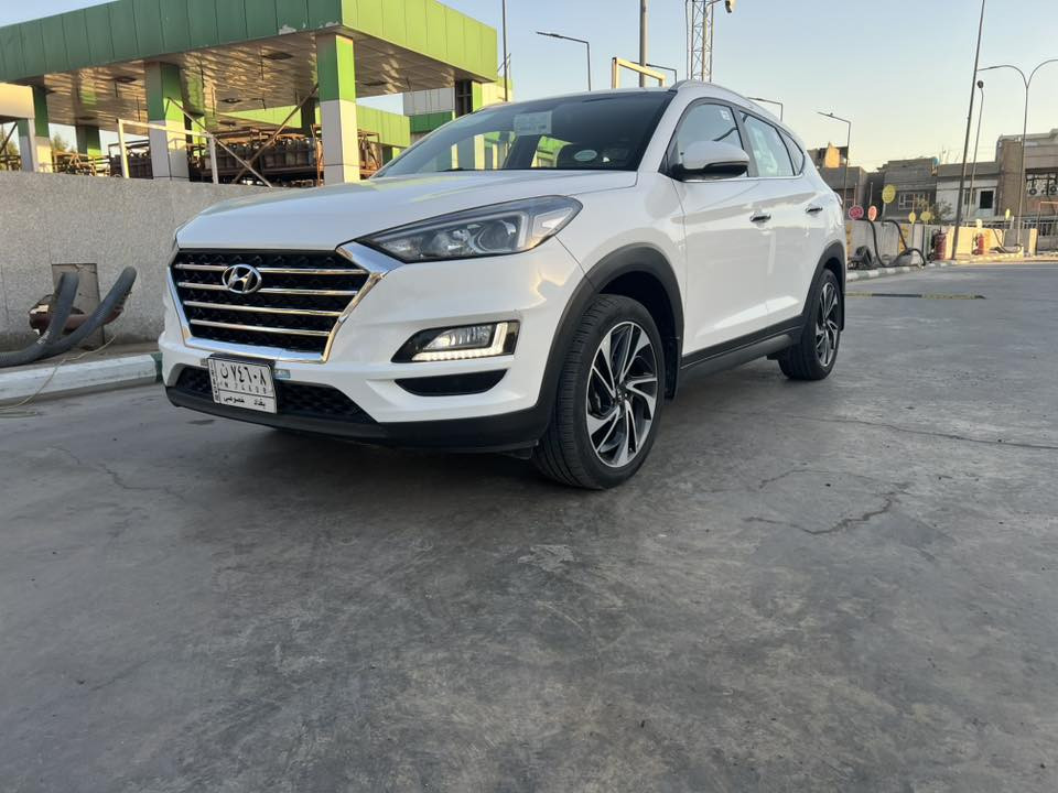 هونداي توسان خليجي
موديل ٢٠٢١
رقم بغداد الماني بسمي 
لون ابيض 
٤ سلندر ٥ راكب 
فوووووول مواصفات بدون فتحة 
بصمتين: تشغيل وتقفيل
داخل صاج الكاصد 
بردات خلفية اصلية
كشنات جلد اصلي لونين 
كشنات ٢ كهرباء 
تشغيل عن بعد 
شاحن وايرلس 
شاشة كبيرة اندرويد 
كامرة دوارة اصلية 
مري شفط مع القفل
حساس امامي وخلفي 
نظام ايكو درايف 
تحكم استيرن فول 
حاكية : ابلوتوث: اوكس 
شاشة اعطال بلدشبول 
كيجات السرعة زئبقية 
جي : بي: اس: خرائط طرق 
اريل اسود طيارة
هند بريك برجل 
تبريد ابيانو لمس 
تبريد قطعتين ثلج 
لد امامي وخلفي 
لايت زنون اصلي 
اضواء ترحيب بليدات 
علامة سورنتو بلدوسة 
يدات نيكل اصلي 
اشاير بلمري 
٥ ويل كب ١٩
تخم تاير جديد لك 
ماشية ٦٣الف اصلي 
كير ومكينة وصدر وحدادية وتبريد كفالة عامة
بدون ضربة وتبديل واشخوط وبارد وصبغ عدى اشوية بارد بسيط 
الرقم الدولي الجديد // هزة جديدة // سنوية جديدة 
سيارة جديدة مال بيت بية تراي مال زيرو 
من زيرو لحد الآن ماطابة تصليح البصمة الثانية ممستخدمة 
سونار موجود 
كتلوكات الشركة موجودات

السعر ١٩٣$ قفلة وماكو هيج سعر 
***********
