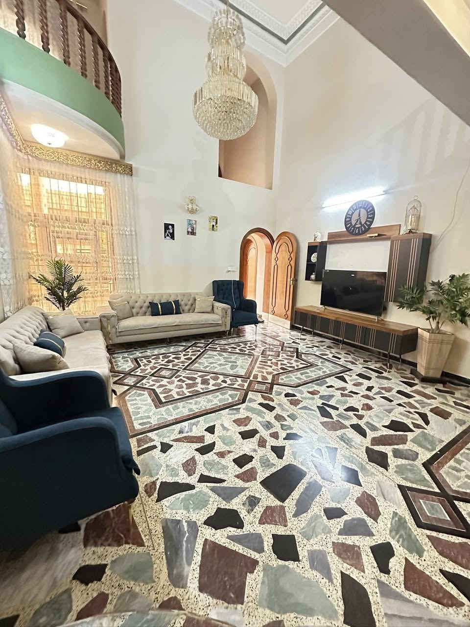 #إعلان  #عقارات  .,.  #بيت   #دار_للبيع  300م 
(قرب المحافظة الجديده + مقابل المعهد التقني  )
طابو صرف🏡 

#الواجهة : 15م  🖼️
_________________
#المحتويات
الطابق الاول:
استقبال- هول - مطبخ حار بارد- غرف نوم عدد2 
- صحيات+ مخزن _ كراج سياره 

الطابق الثاني :
غرف نوم عدد 2 _ صحيات  _ مخزن _بلكونه
 
#السعر __  (340 ) مليون مع المجال للمعامله
: يرجى الاتصال ع الارقام التاليه
 ***********📞
***********📞
* نستقبل جميع عروضاتكم السكنية 🏠 والتجارية 🏡 بكافة مناطق كركوك  
.......................................
للمزيد من المعلومات مراجعة

 عقـارات الأبـــــــــــــرار  
حي الواسطي. مقابل المواد الغذائية 

ملاحظة نتعامل بالعقارات الطابو صرف فقط
