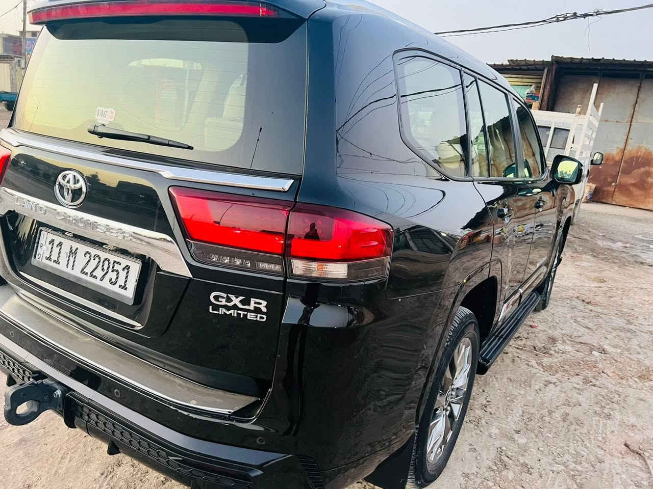 السلام عليكم
لاندكروز 2024 فول لمتدد 
مغلف ppf
رقم بغداد 
مكفوله كفاله عامه من زلغ وشخط والبارد 
ماشيه 34الف حقيقي
للاستفسار 
***********
