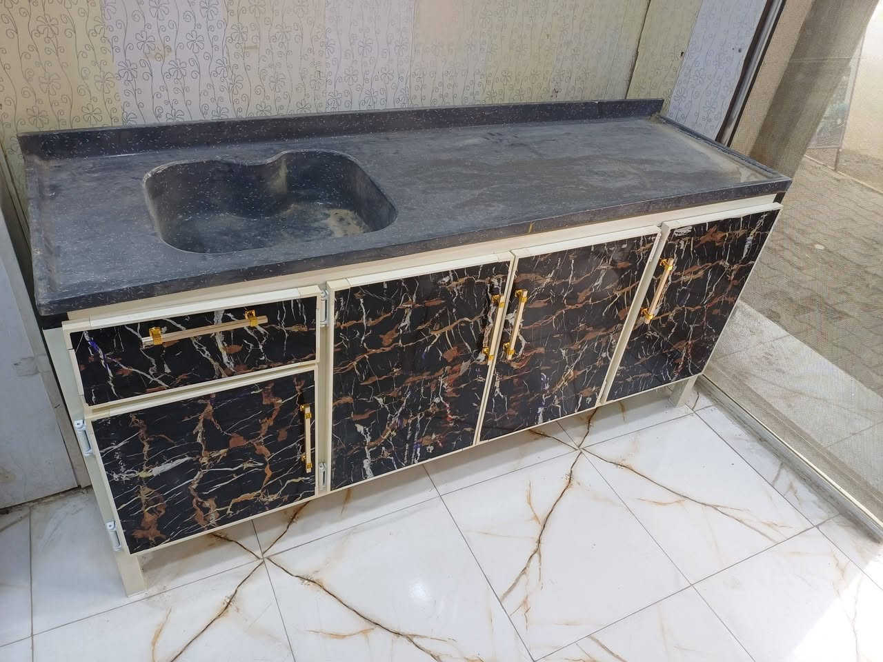 للبيع
***********

الغراض كله جديد 

وسعار مناسبة

العنوان الخضر شارع جياشي محلات ال حجي رشيد 😍
