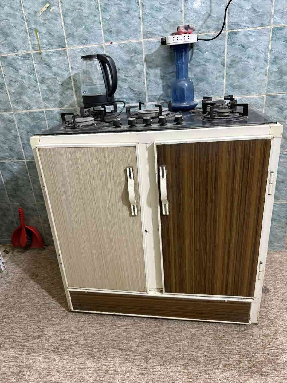 كاونتر للبيع مع الطباخ كامل 4 قطع للاستفسار ***********
