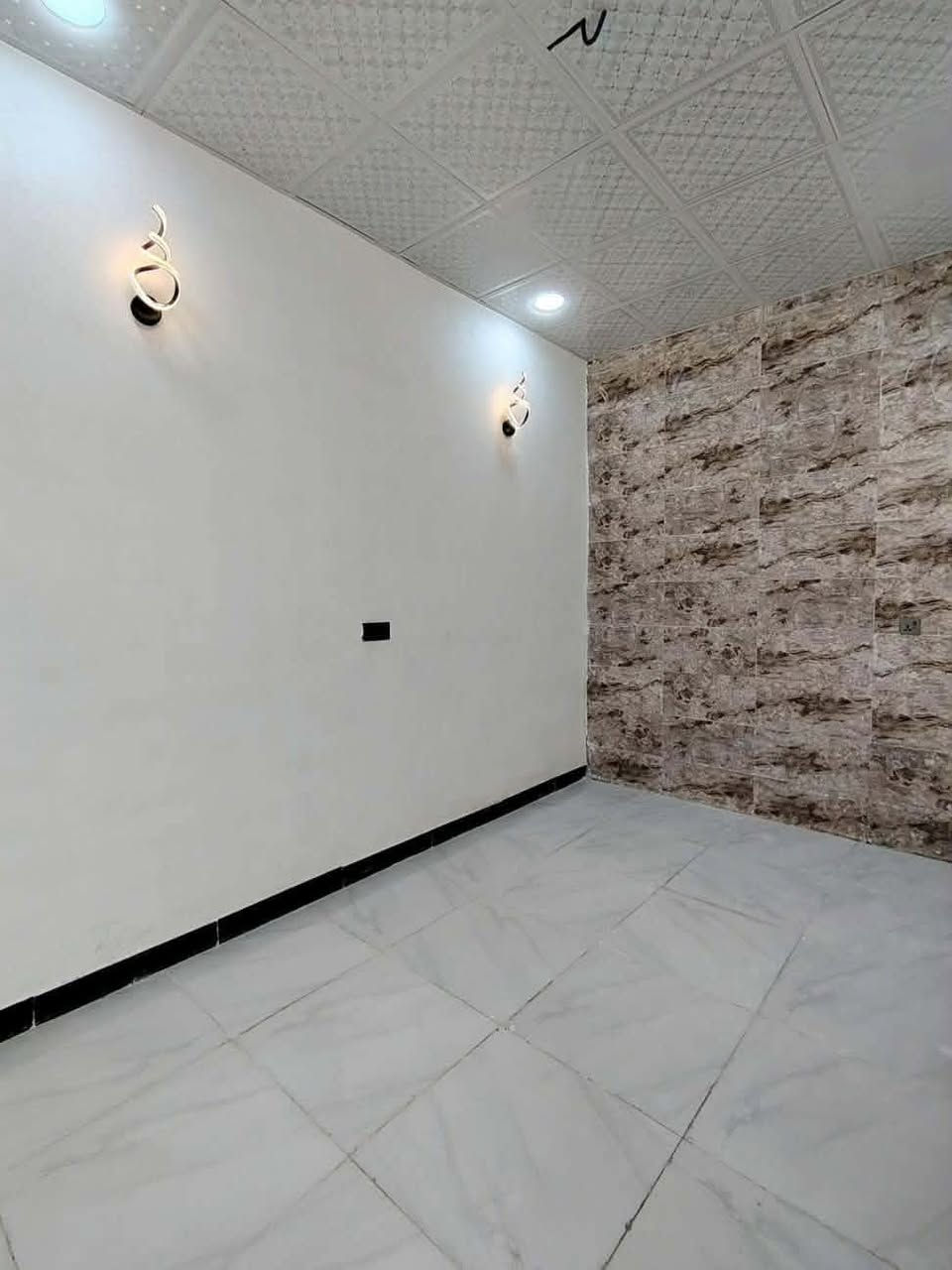 🏡دار للبيع🏡
المساحة: 60متر مربع
✅ #طابو_زراعي_سند_25_أقرار_محكمه
السعر: 25 مليون  (مع المجال)
الموقع: النجف شارع الصب عمود 327 #ألخط_ألاول

مواصفات البناء:
غرفة/ صالة معزولة/مطبخ معزول/ استقبال/صحيات خارجية مكشوفة
بناء مرتب (أساس + سقف كونكريت + طابوك)
أرضية بورسلين أبو الـ 60

الخدمات:#بعد_عن_سوق_100م
ماء كهرباء مدارس سوق تبليط مولد

للاستفسار والاتصال:
***********
