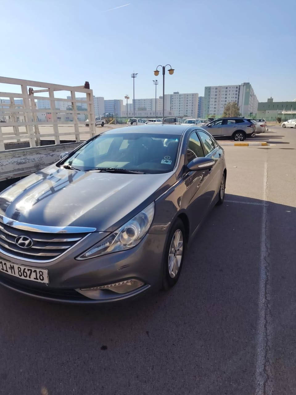 السلام عليكم 
سوناتا 2014 وارد امريكي هذا حادثها كدامكم رقم بغداد باسمي تحويل ثاني يوم محرك 2000GDI كير ومحرك جدد  ومنظومة تبريد جديدة وصدر امامي خلفي جديد ضمان ٦ اشهر قبل اسبوع شاده وتخم تاير جديد قبل اسبوع شاده والكهربائيات كفالة مكملها على اخر حباية السيارة نضيفة لون فيلي رايدها ب112 وبيها مجال ..
مكاني : بغداد مجمع بسماية السكني .
الرقم : ***********متواجد واتساب وماسنجر .
