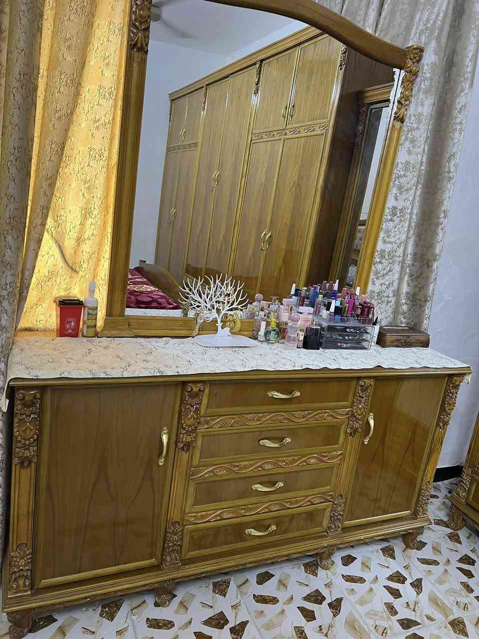 السلام عليكم عندي غرفه صاج للبيع كنتور ست بوب مع ملحقاتومجرات وجربايه وميوزه ثنين وميز تواليت وزاويه وميز احذيه والسعر مليونين وربع وبيها مجال للاستفسار خاص….


**إذا كنت صاحب هذا الإعلان وتريد حذفه لأي سبب، رجاءا أرسل رسالة إلى الدعم الفني**