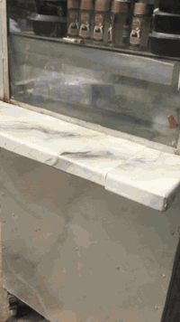 كشك جاي نضيف جدآ كامل مع الطباخ ومستلزماته العنوان بغداد الجديده قرب ج...