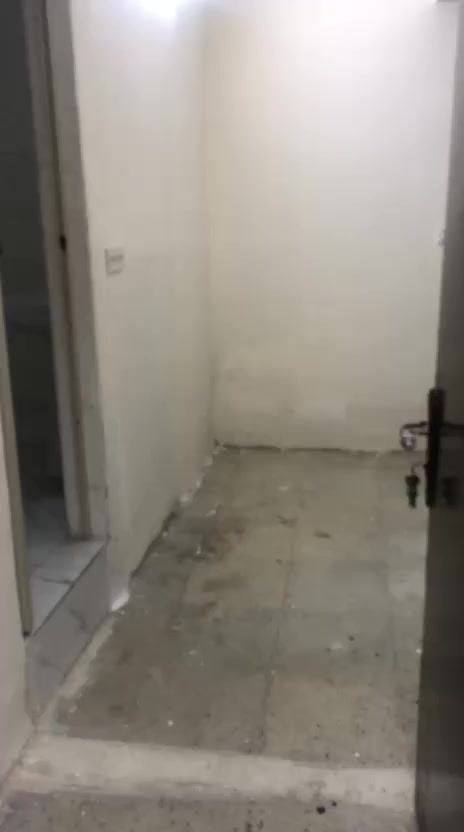 تتوفر شقق سكنيه
للعوووائل فقط

الكهرباء نضام خصخصه
البنايه تحتوي على شقتين فقط 
محله ٧٠٦ فوق مطعم ابو العدالة
للتواصل والاستفسار  
الاتصال بالرقم 
علماً راح تكون من صاحب العقار مباشرة
***********
