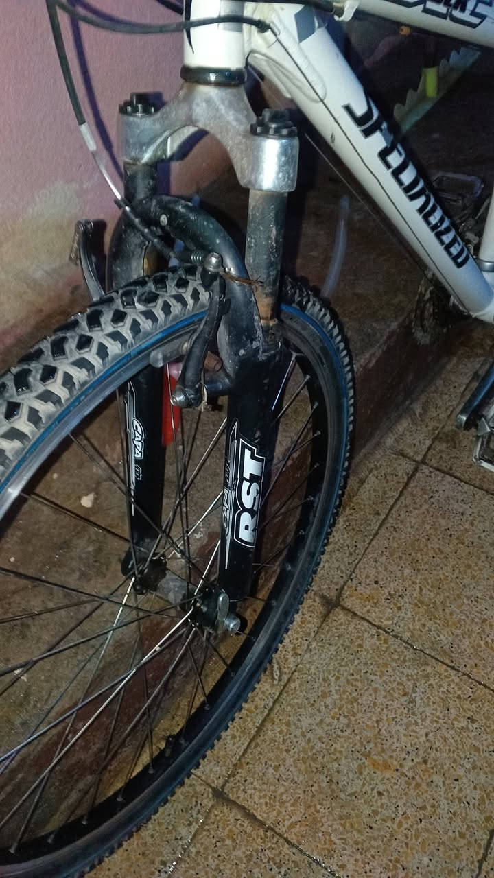 سلام عليكم
الحلال للبيع باسكل شركه سبيشل زيد SPECIALZED
لشه المنيوم استعراضي باسكل فول مكينة الوره 8 والكدام 3 الباسكل بي ستيرن 70 اصلي مالو فقاسات الباسكل سعرو 135 وبي مجال خاص او رقمي ***********
