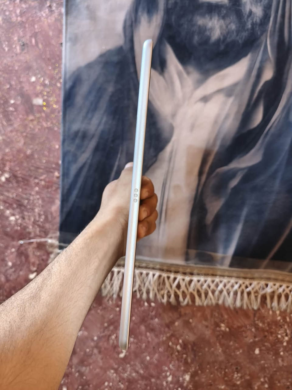 ايباد 9 للبيع ذاكره ٦٤ما مبدل بيه اي قطعه وين ما اتريد افحص كامل ملحقات السعر ٢٧٥ بيه مجال قليل  
***********
