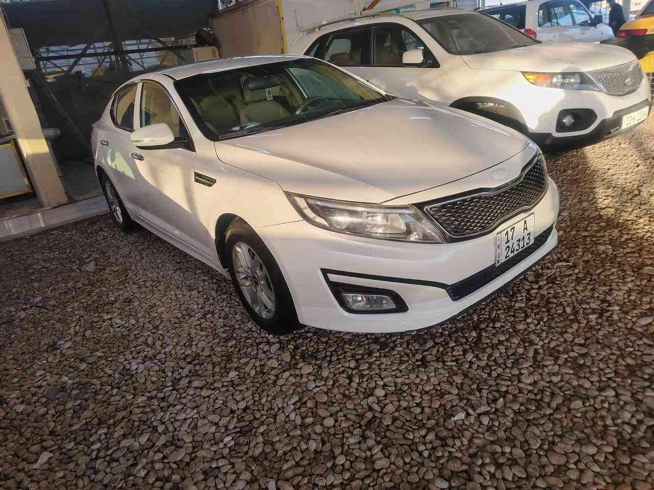 السلام عليكم
كيا اوبتما 2016 خليجي 
سياره بيه باب عكس السايق بيه رشت صبغ فقط باقي كفاله 
مكينة 2400 دوش 
السياره كلش جديده 
ترحيب 
شاشه 
تبريد قطعتين  
مري شفط  
كشنات مخمل
حساسات خلفي 
لدات امامي خلفي    
5 ويل كب 
مضخم صوت infinity
المرأت الوصطيه عاكسه للضوء الخلفي 
رقم مثنئ  تحويل مباشر 
السعر 155 وبيهه مجال 
الاتصال    ***********
العنوان   ديوانيه دغاره
