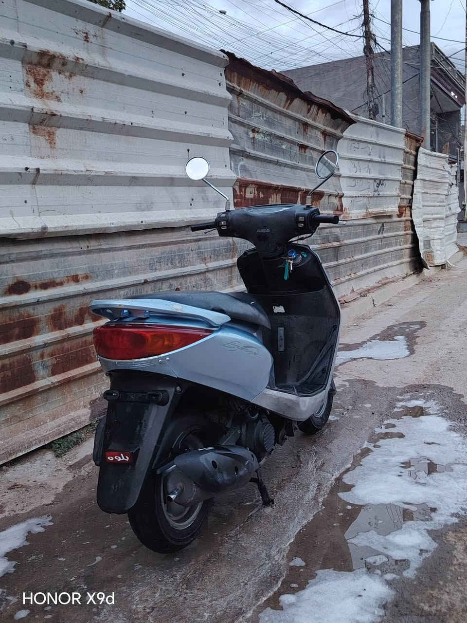 السلام عليكم دراجه بريز للبيع دراجه مكفولة كفاله عامه ختم واحد وين مكينه البكاء،الزعفرانيه، السعر مليون ، بيها مجال ***********
